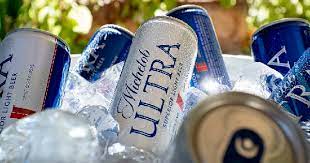 Michelob Ultra – Das leichte Lagerbier in der 355 ml Dose mit 4,2% Vol.