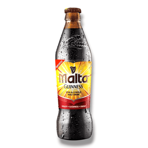 Flasche Malta Guinness 330ml vor weißem Hintergrund